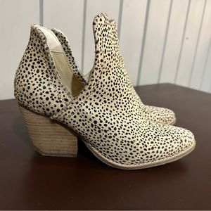 Coconuts by Matisse booties
